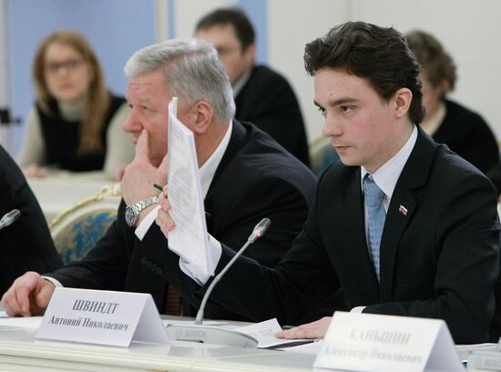 Mikhail Shmakov, Anthony Shvindt