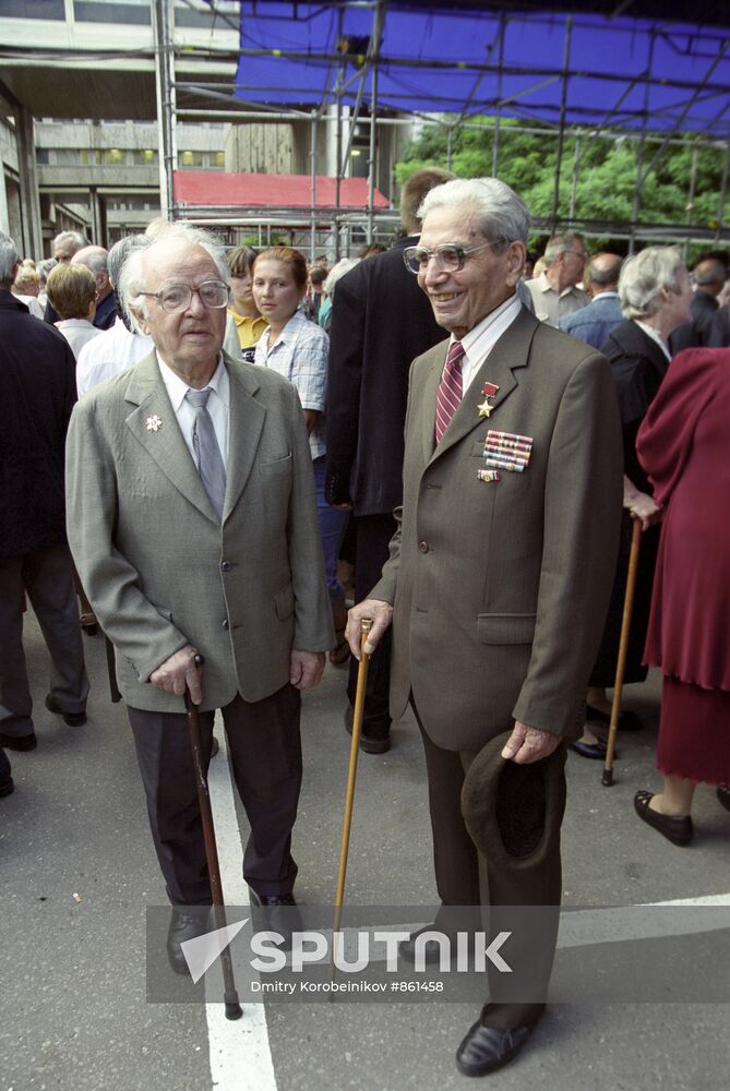 Journalists Nikolai Zabelkin and Dmitry Surov