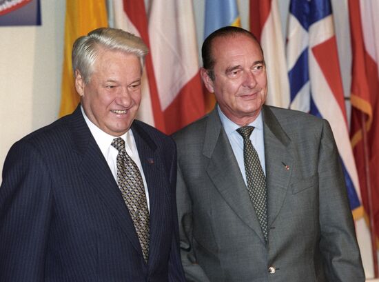 B. Yeltsin and J. Chirac at the meeting of the Council of Europe