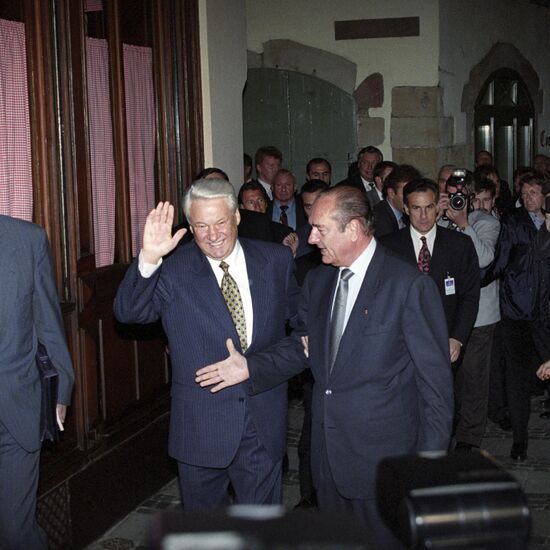 B. Yeltsin and J. Chirac at the meeting of the Council of Europe