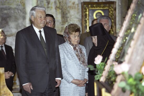 Boris and Naina Yeltsin visit the Tolga Convent