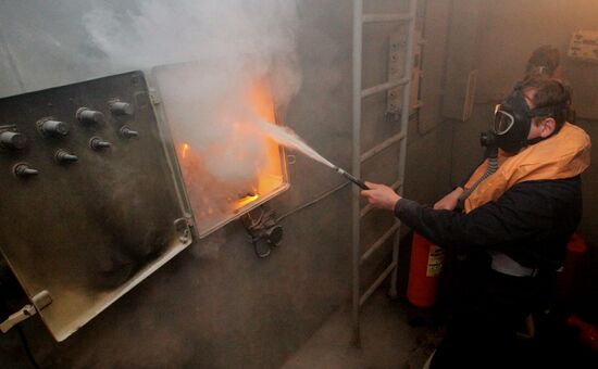Drills for Pacific Fleet recruits at training center