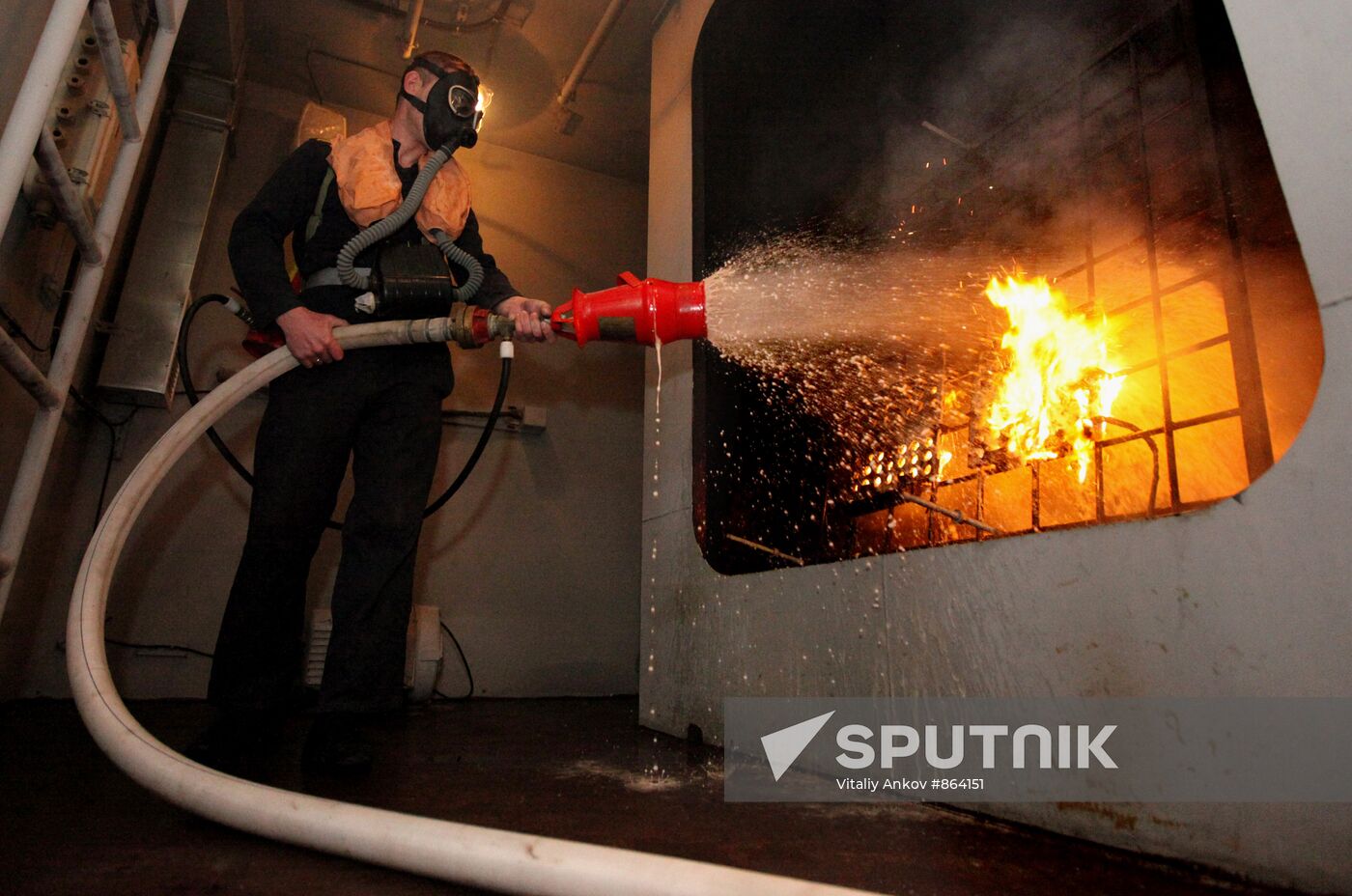 Drills for Pacific Fleet recruits at training center