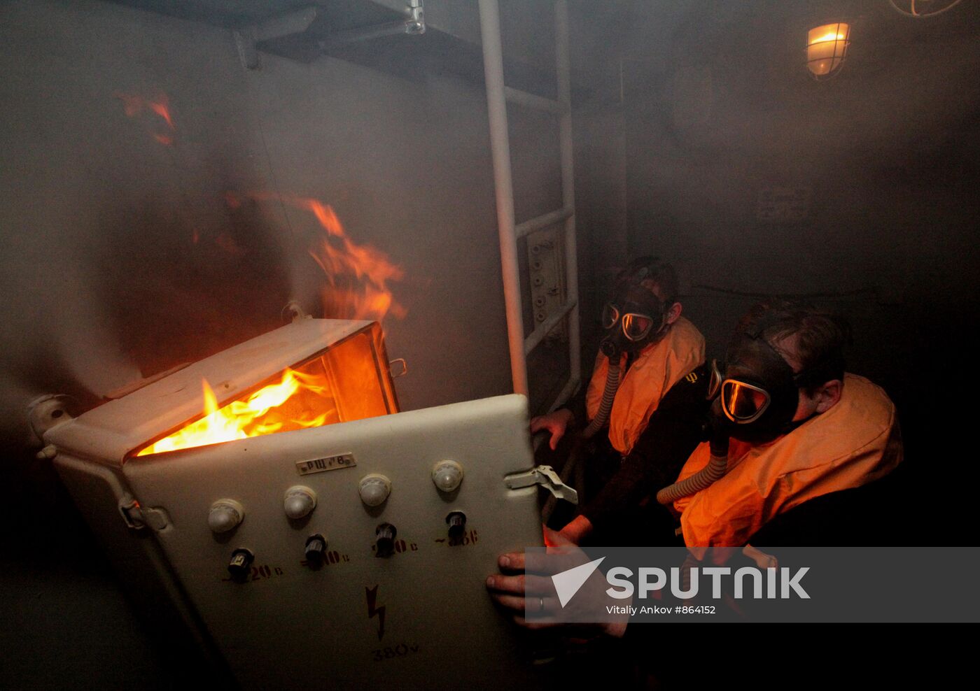Drills for Pacific Fleet recruits at training center