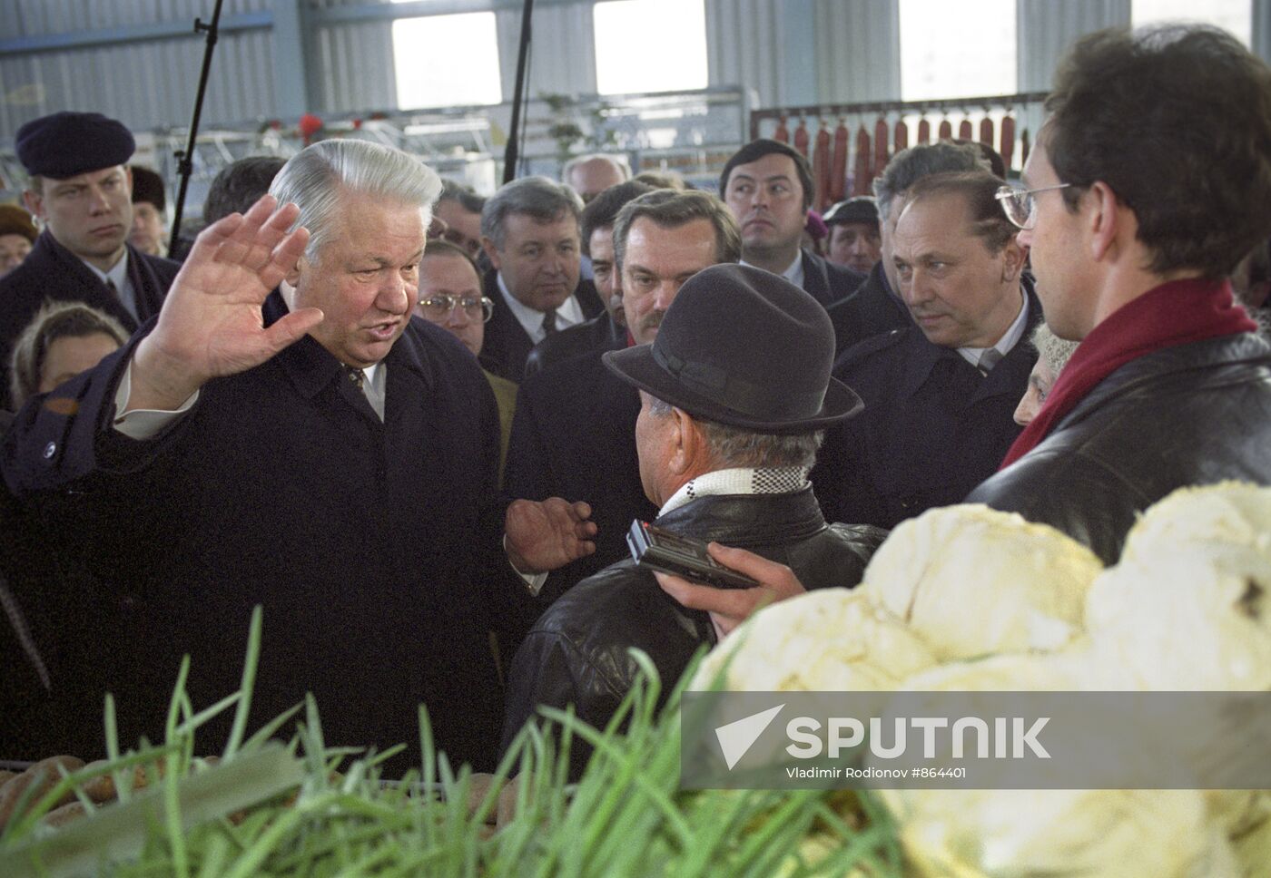 Boris Yeltsin visits the "Southern" city market