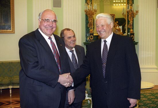 Boris Yeltsin and Helmut Kohl
