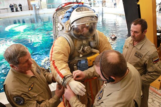 Astronauts train in Zvyozdny Gorodok