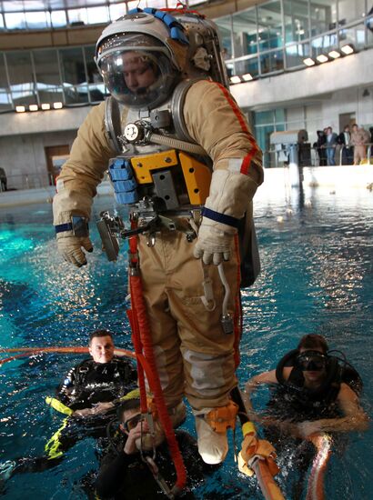 Astronauts train in Zvyozdny Gorodok