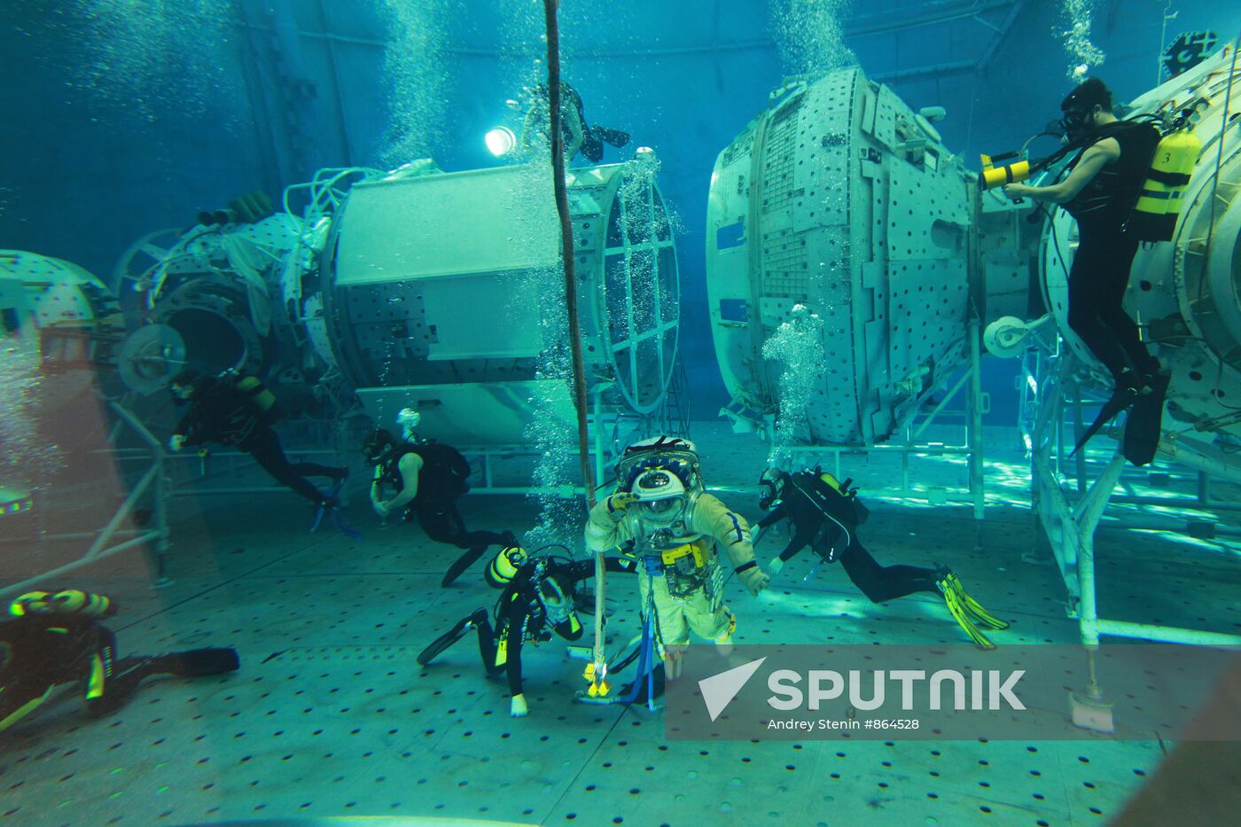 Astronauts train in Zvyozdny Gorodok