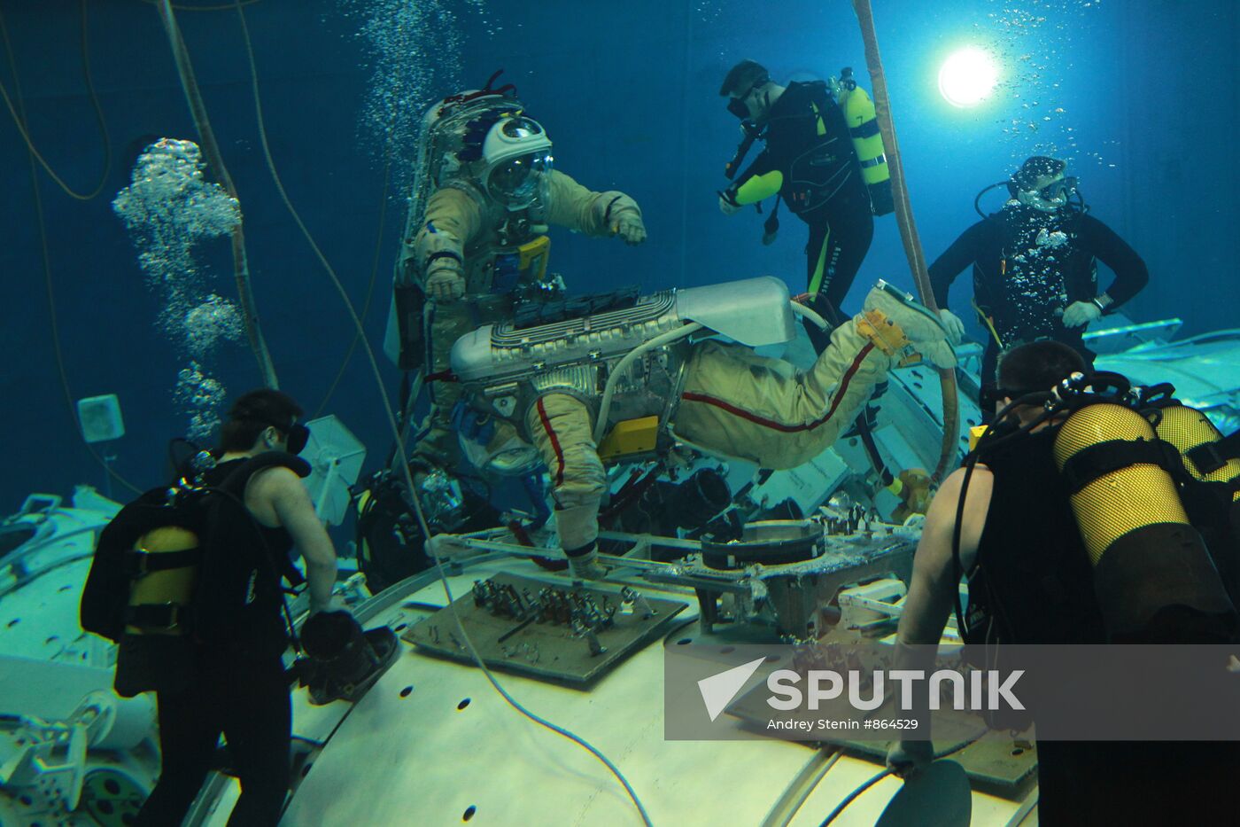 Astronauts train in Zvyozdny Gorodok