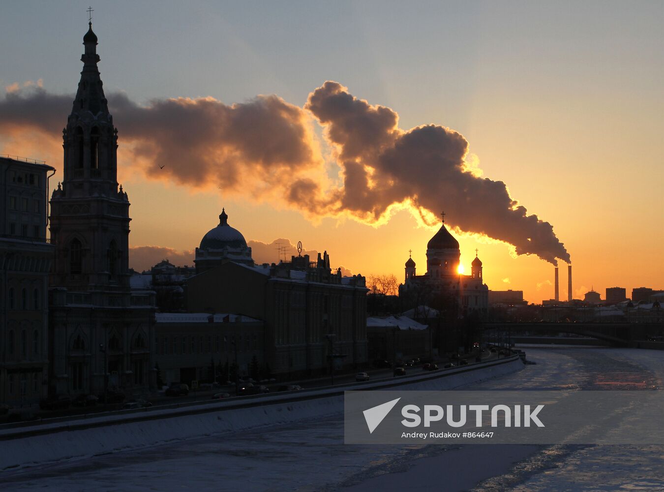 View of Moskva-river and Sofiyskaya Embankment