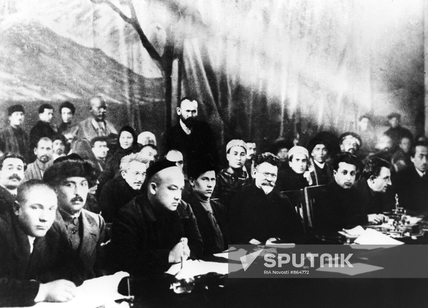 Kalinin in presidium of 1st congress of Uzbek Communist Party