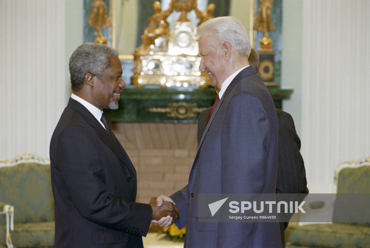 Boris Yeltsin meeting with Kofi Annan