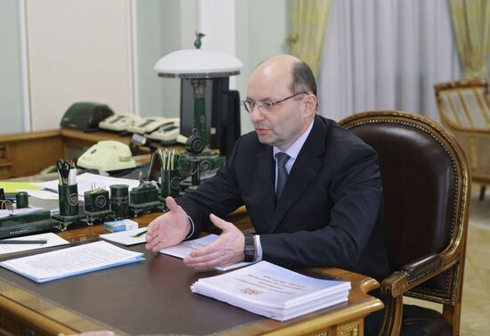 Vladimir Putin holds working meeting with Alexander Misharin