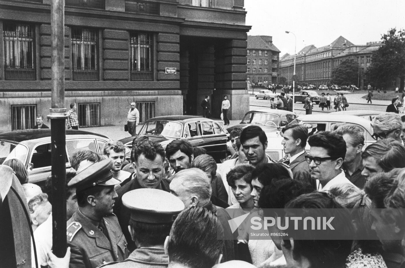 Residents of Prague after arrival of tanks