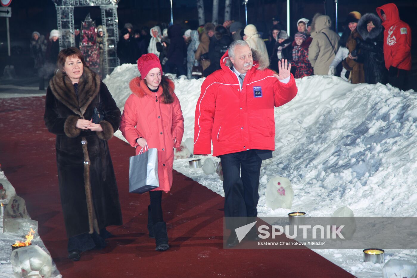 Leonid Yakubovich, his wife, Marina, and their daughter Varvara
