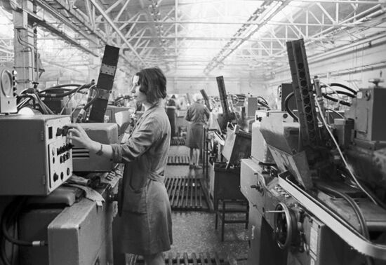 Automatic ball-bearing processing line
