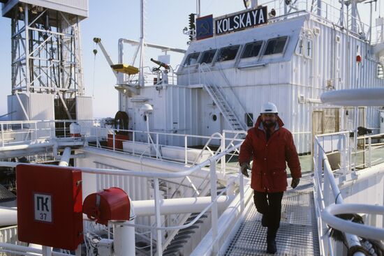 Kolskaya oil rig in Barents Sea
