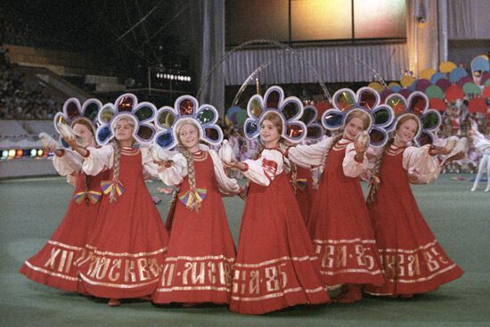 A concert by the Soviet delegation