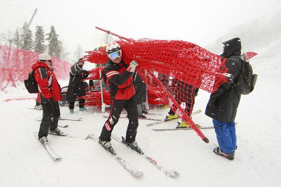 Preparation of slopes at "Rose Farm" ski complex