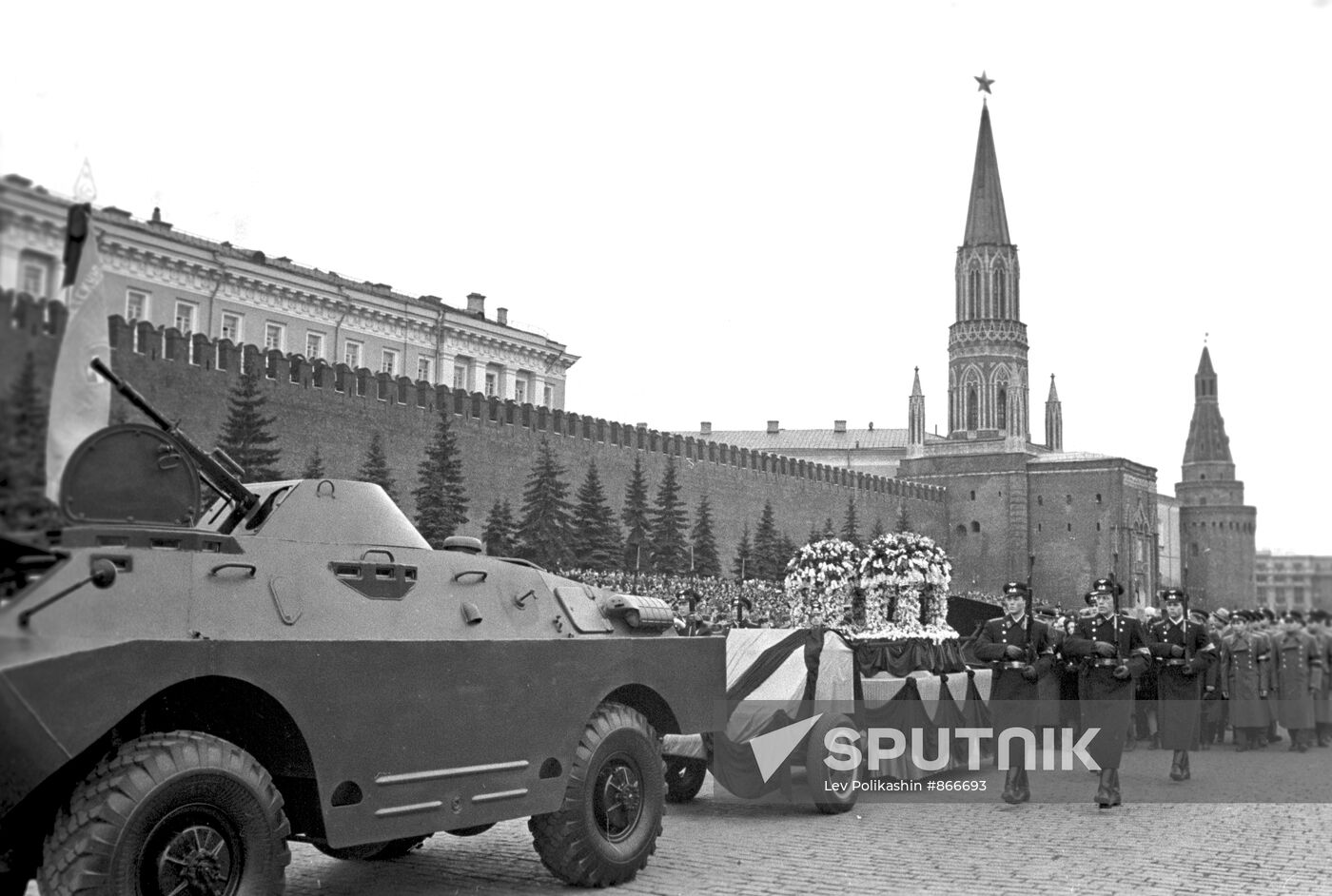 The funeral of Yuri Gagarin and Vladimir Seryogin