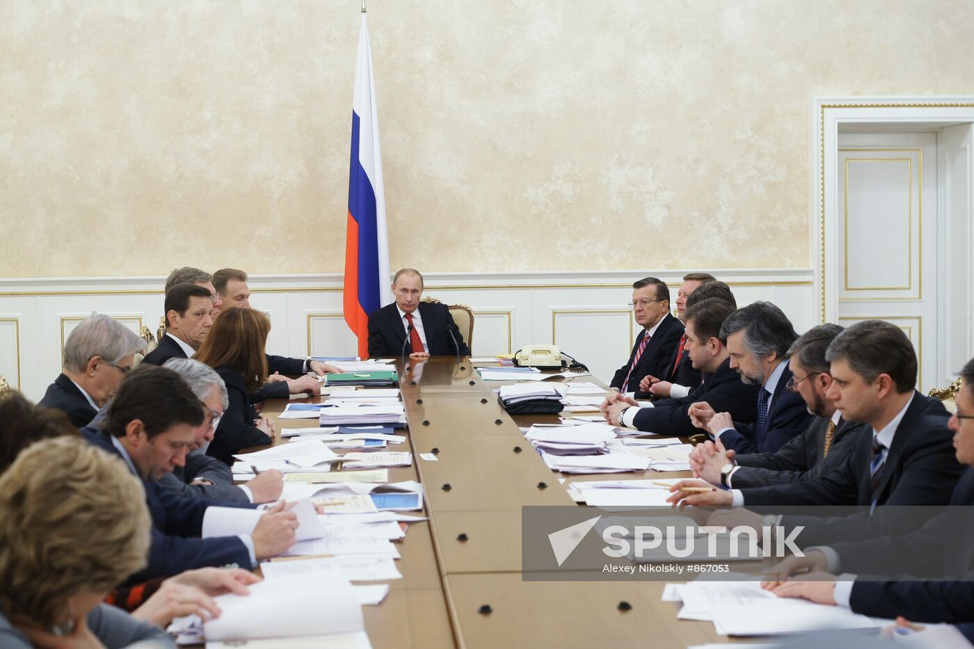 Vladimir Putin conducts government meeting