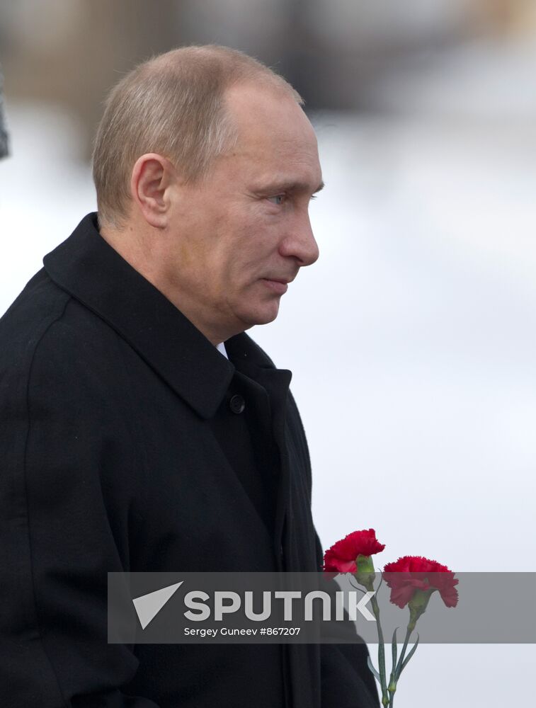 Wreath-laying ceremony at Tomb of Unknown Soldier