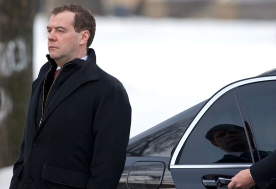 President Dmitry Medvedev lays flowers at Tomb of Unknown Soldie
