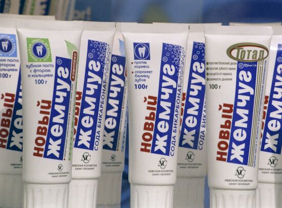 Zhemchug toothpaste