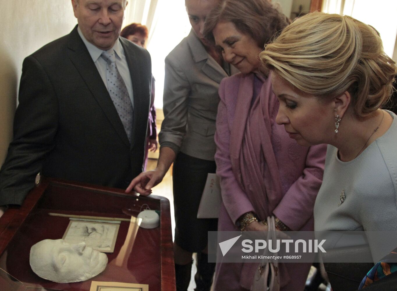 Svetlana Medvedeva and Queen Sofia in St.Petersburg