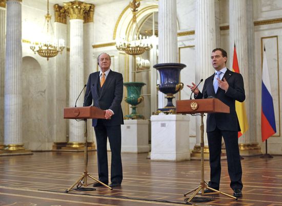 Spanish king visits Russia