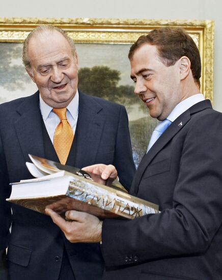 Spanish king visits Russia