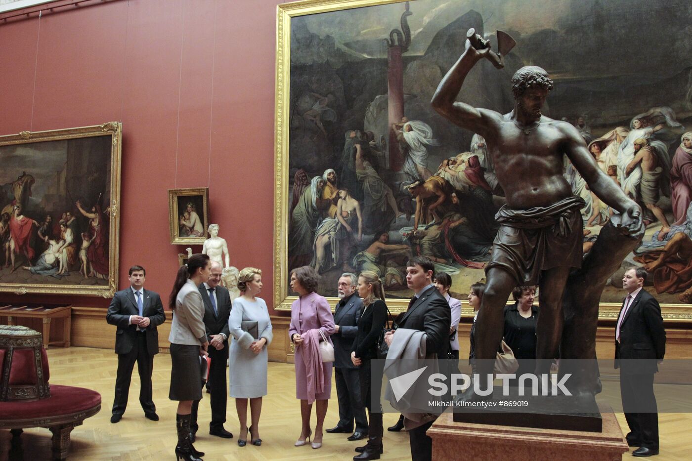 Svetlana Medvedev and Queen Sofía in St Petersburg