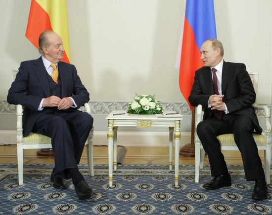 Vladimir Putin meets with Juan Carlos I