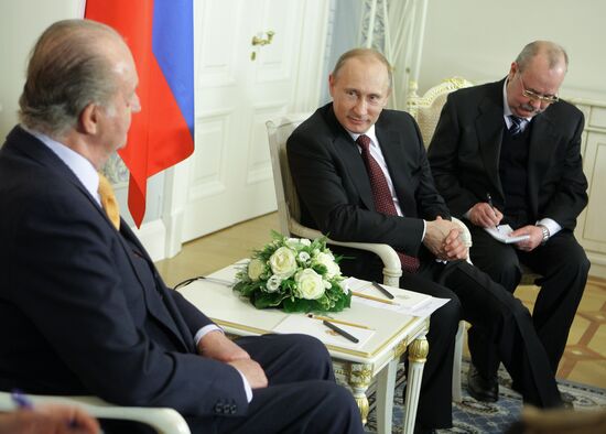Vladimir Putin meets with Juan Carlos I