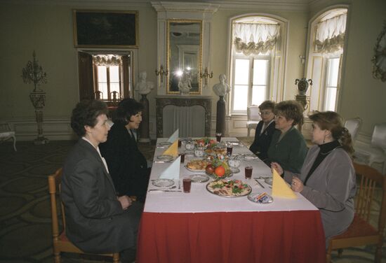 Naina Yeltsin and Mairam Akayeva