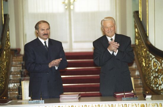 Boris Yeltsin and Alexander Lukashenko