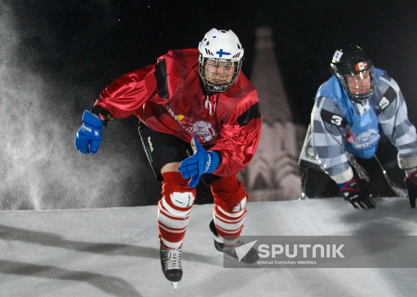 Arttu Pihlainen, Kyle Croxall,