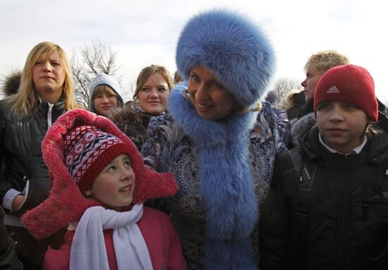 Svetlana Medvedeva celebrates beginning of Maslenitsa
