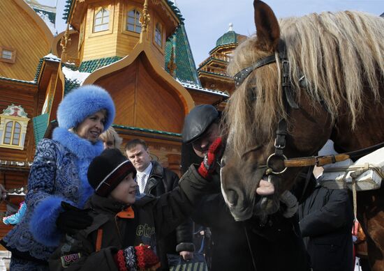 Svetlana Medvedeva celebrates beginning of Maslenitsa