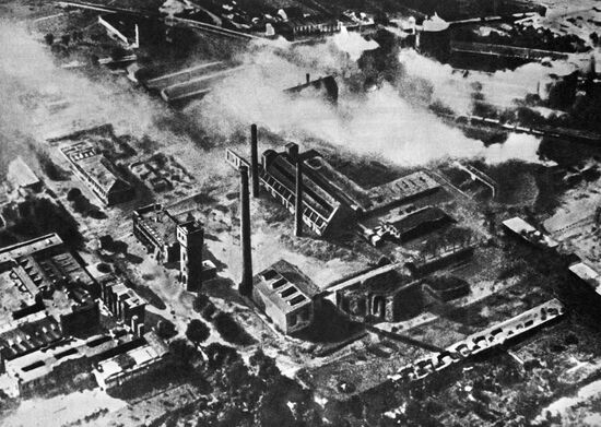 Warsaw ruined by Nazi troops