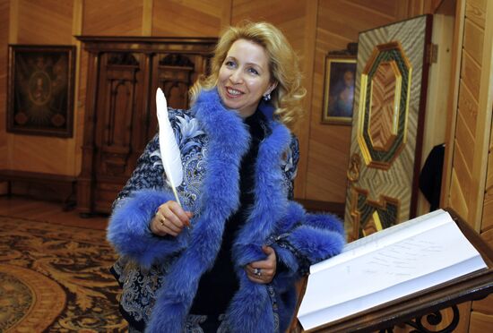 Svetlana Medvedeva celebrates beginning of Maslenitsa