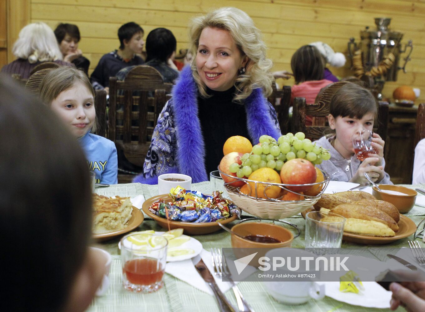 Svetlana Medvedeva celebrates beginning of Maslenitsa holiday