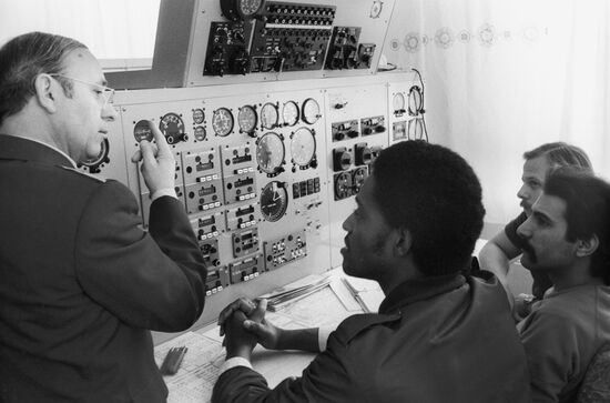 Air navigators of airline Cubana