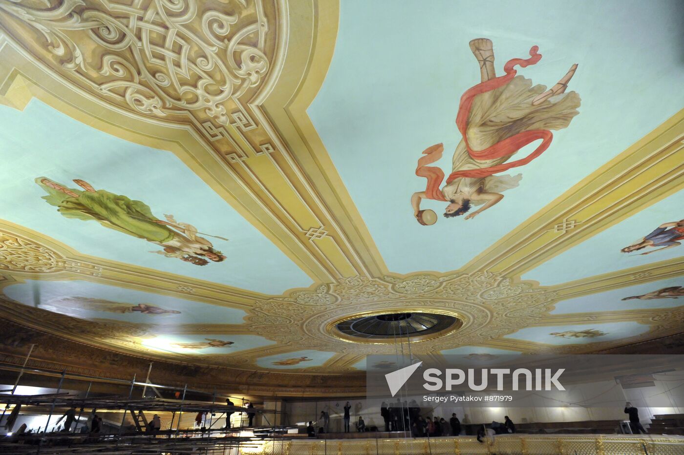 Bolshoi ceiling restoration completed