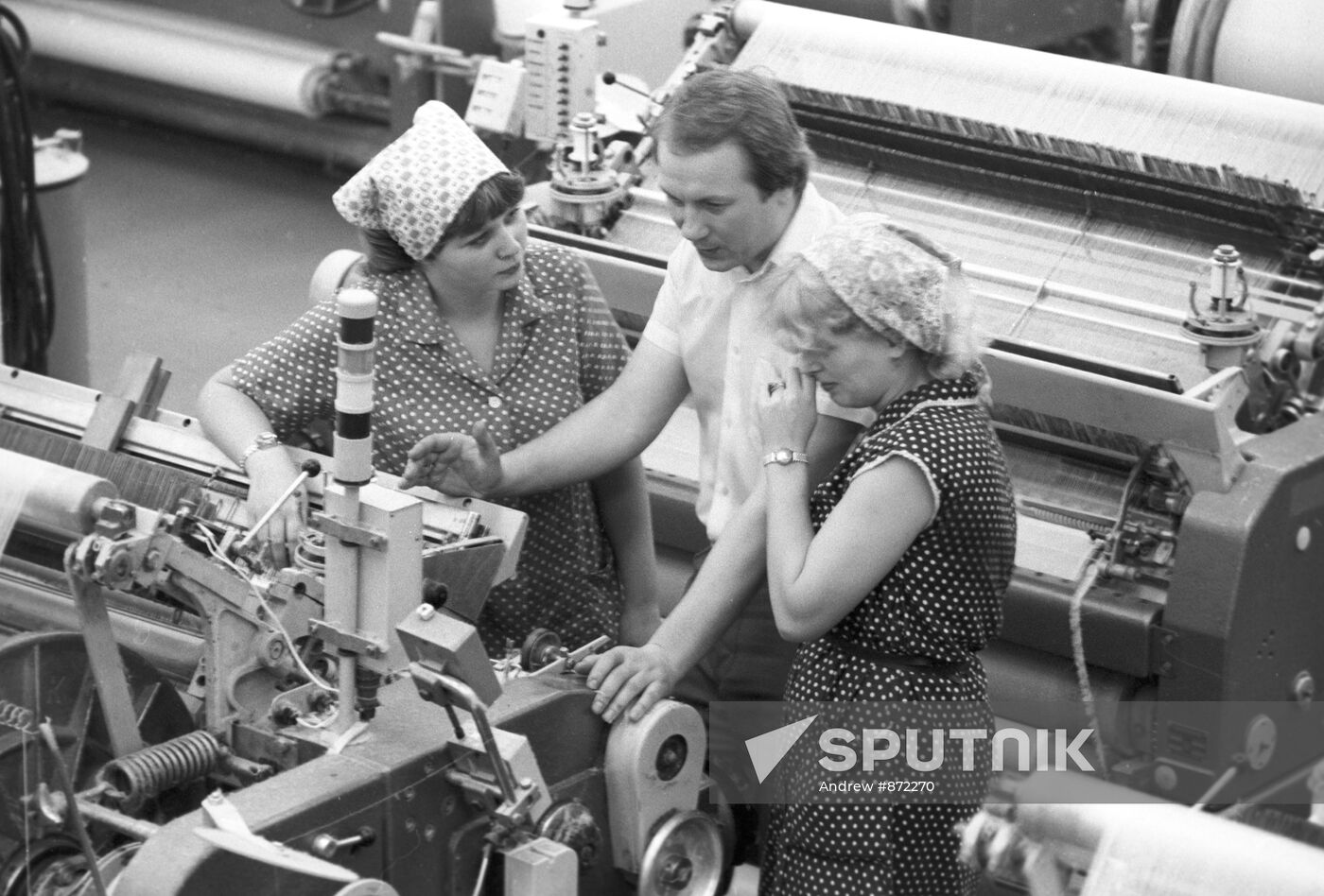 Viktor Malyukov with apprentices