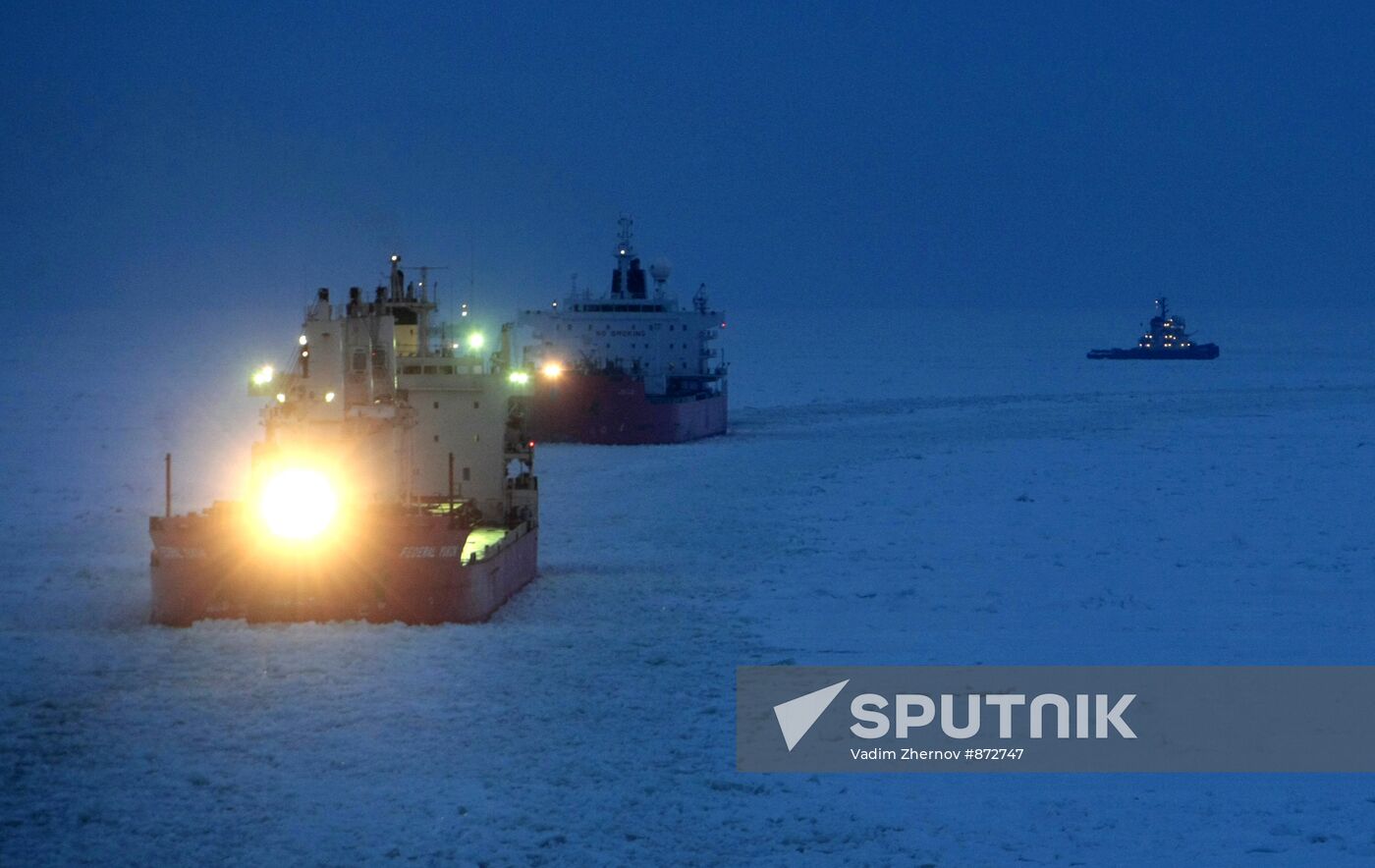 Nuclear-powered icebreaker "Vaigach" in Gulf of Finland