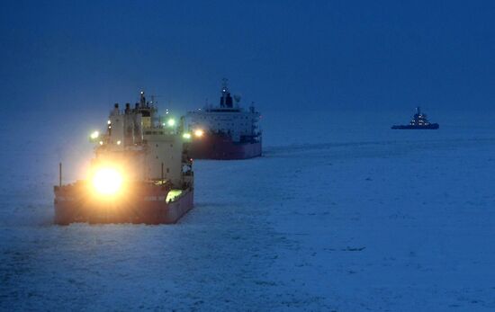 Nuclear-powered icebreaker "Vaigach" in Gulf of Finland