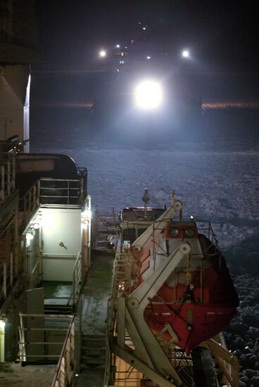 Vaigach nuclear icebreaker leading ships through Gulf of Finland