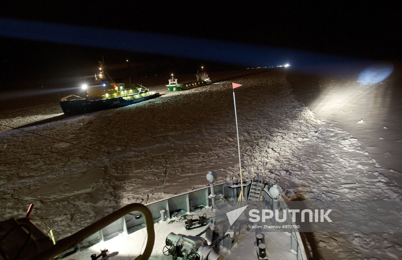 Ships led through Gulf of Finland